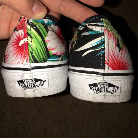 vans - Picture 4 of 4